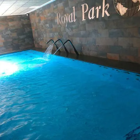 Royal Park &